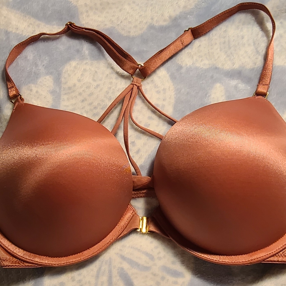 Victoria's Secret size 32D bra